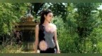 奚梦瑶黑灰无袖长裙出镜 气质温婉兼具复古华贵气质