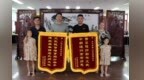 校友詹金龙携俄籍妻子、女儿回访少林小龙武校致谢恩师
