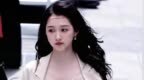 关晓彤身着米白西装搭配黑色蕾丝长裙 清冷温婉氛围感拉满