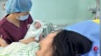 黄文政：生养小孩也是工作，该有体面收入