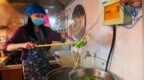 石家庄一家不限量的爱心素食面馆开了7年！10元管饱，随机免单