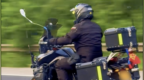 男子打吊瓶骑摩托上高速，交警部门：将根据情况决定是教育或处罚