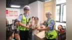 VR眼镜体验、车辆盲区感受，萍乡交警暑期交通安全课“花样”多