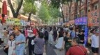 暑期避暑游火热｜红专街早市成体验冰城烟火气的“清凉驿站”
