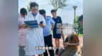 江西19岁少女坠湖靠泡沫凉鞋浮起，民警施救脱险