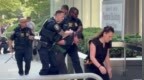 纽约FBI总部外发生爆炸，一男子投掷燃烧装置被捕