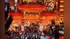 告别人车混行　敦煌西域路实施“夏夜限时步行街”