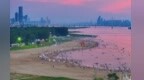 戏水踏浪、趣味游戏、乐队演出……南昌龙沙湾露天泳场开放首日人气爆棚