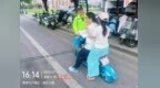 引以为戒！鹰潭多地骑行电动车、摩托车未戴头盔亮相曝光