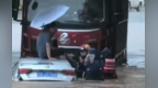 积水没腰　甘肃一地强降雨致车辆人员被困