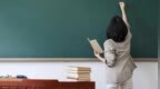 多地小学老师为何改教初中？