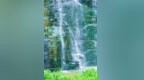 济南：石崖峭壁汇聚山泉 佛峪沟现激流瀑布