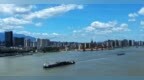 九江：黄金水道巨轮破浪（图）