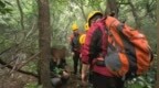 两老人深信“山中听到有人呼喊名字不能应答”，多次与救援人员反向行走，被困深山超30小时