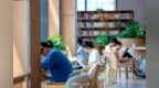 峡江县：图书馆里过暑期（图）