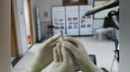 口香糖瓶内藏毒！一司机携4支大麻烟入境被港珠澳大桥海关查获