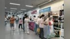 小吃、手工艺品……小摊搬进南昌地铁站 成创业新阵地