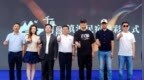 李亚鹏一家云南团聚，妈妈俩女儿还有侄女都在，李嫣蒙脸依旧惹眼