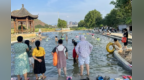 龙虎山一乡村为防孩子们野泳溺水 专门造了一个大泳池
