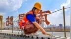 南昌：高温下的坚守（图）