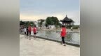 鹰潭龙虎山镇一个“村级”泳池火了！为啥全网点赞？