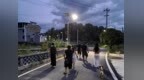 爱心接力送光明 点亮山村百姓心 150盏爱心路灯照亮了陈天华故里