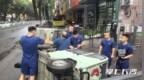 险！三轮车侧翻老人被困 赞！消防员出手暖心救助