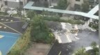 受台风影响，宁波一小区外墙装饰层整片脱落