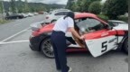 顺风车司机开到服务区后离车“失联”，女孩被锁车内暴晒近2小时，情绪濒临崩溃向家人求救