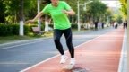 跑步被绊倒扭伤：怪“路”，还是怪“人”？