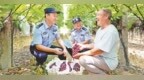 分宜县：反诈宣传进果园 助农服务护丰收（图）