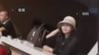 王俊凯广州演唱会父母现身，妈妈很年轻，给粉丝送伴手礼合照害羞