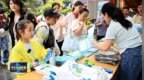 捡个瓶子换奖牌！武功山这场环保活动让游客“边爬边护”