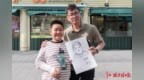 俄罗斯游客频频点赞，上海游客“手痒”即兴创作……中央大街邂逅街头艺术，妙笔绘就冰城风华