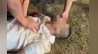 南昌一出租车深夜失控滑行，司机口吐白沫、全身抽搐，3个年轻人接力施救
