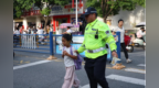 息县公安全力护航开学第一天