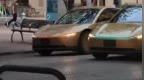 特斯拉Cybercab车头RGB灯带可显示不同颜色，避免乘客上错车