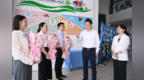 盐城市委书记严汉平和盐城市委副书记、代市长吴炜看望慰问教师