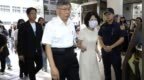 京华城案二审开庭！柯文哲带着妻子现身法院，支持者高喊“加油”