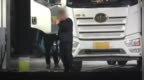 1公里国道20家加注站！司机随意点烟，渉事企业：也就罚个钱