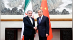 王毅同伊朗外长会谈：不希望地区紧张向也门和红海方向进一步外溢