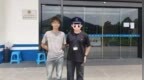 男子被舍友夸发型帅气，反复配合对方在手机前眨眼摇头，1.2万元存款没了