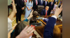 CNN火力全开：中期选举临近，特朗普举动越来越滑稽