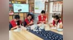 巧手迎双节 温情暖社区——合肥市通用技术学校晨曦摄影志愿服务队与众兴居民共赴团圆之约