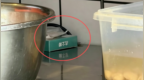 重庆一厨师疑在后厨扎血测艾滋，官方通报