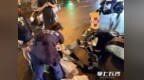 岳麓山夜间体能拉练归途遇车祸险情 曙光救援队员伸援手