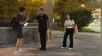 小伙在韩国捡到外国游客手机，婉拒100万韩元酬谢：我不是富二代，这笔钱比我一个月工资还高！