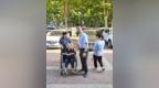 轮椅送来急难事，暖心服务不打烊 农业银行庐阳区义城支行延时为高龄老人办理业务