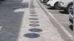 宁波一市场密集分布超800个井盖，当地：200余户每家一个化粪池，对应4个井盖