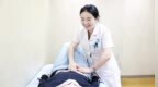 三胎宝妈漏尿8年靠护垫度日，专家提醒：产后这些信号别硬扛